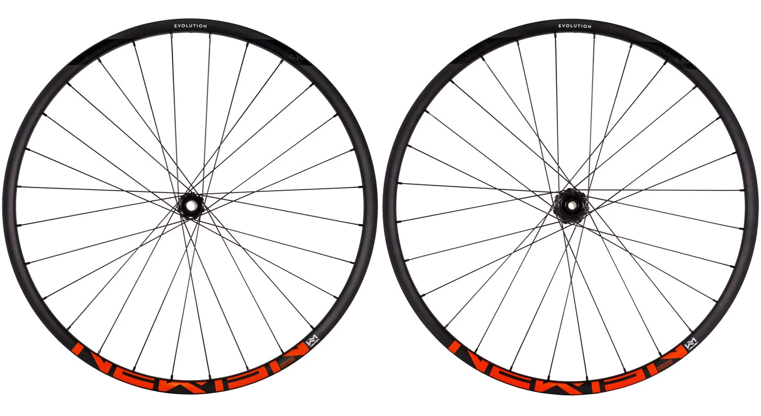 Newmen Jeu De Roues Evolution SL E.G.30 27,5" CL Shimano MicroSpline Boost 1 Newmen Jeu De Roues Evolution SL E.G.30 27,5" CL Shimano MicroSpline Boost